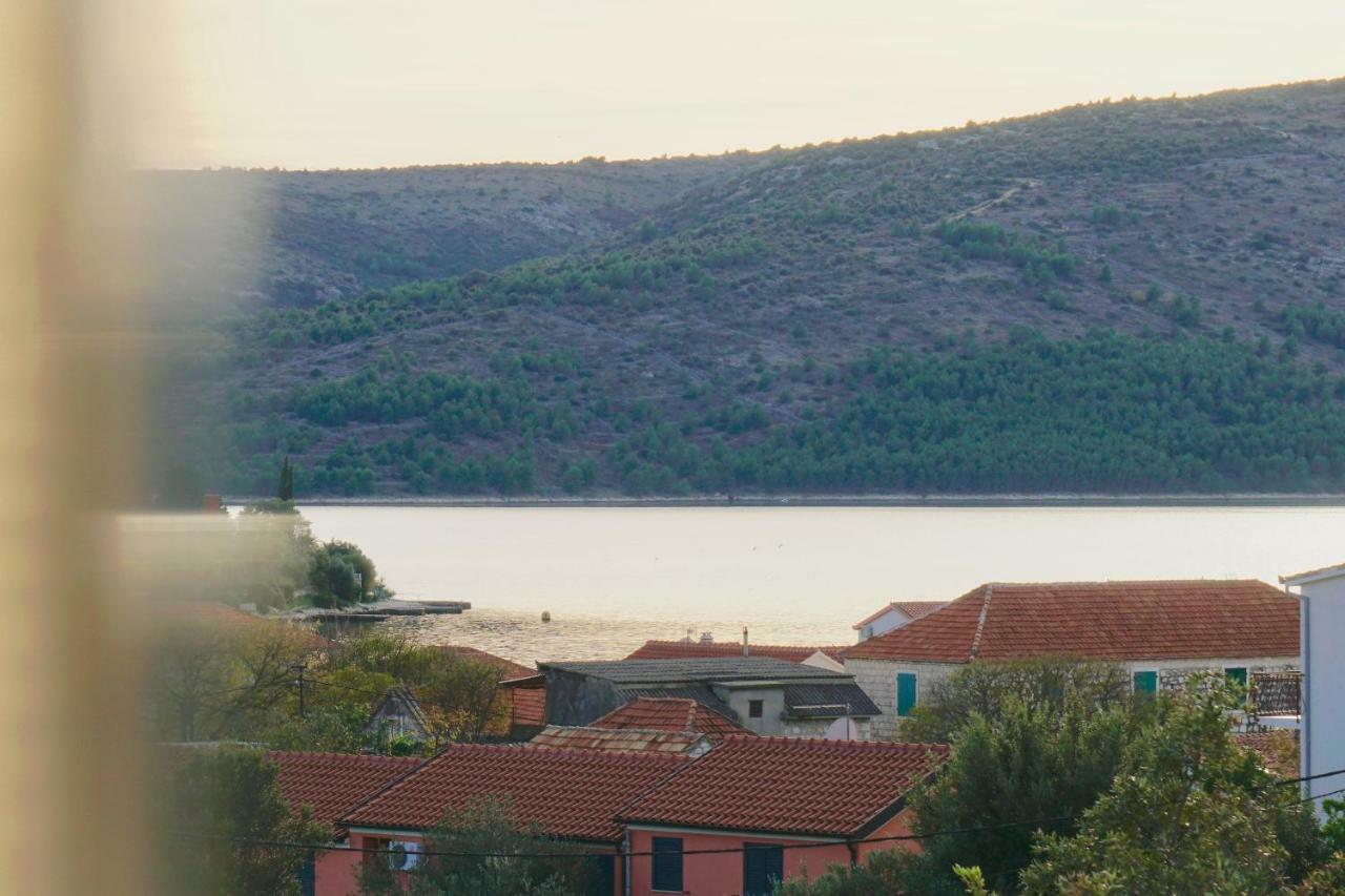 Rosette Apartment Seget Vranjica Buitenkant foto
