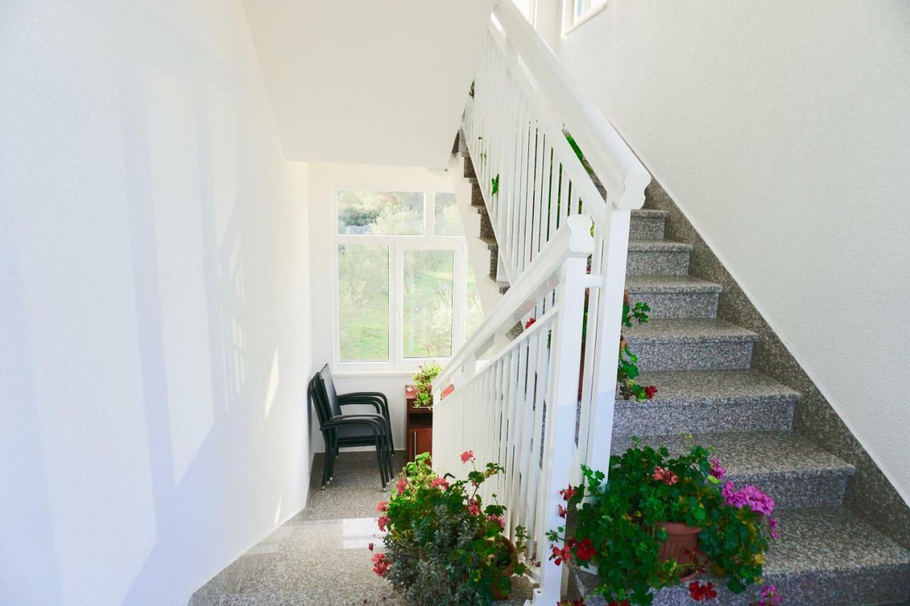 Rosette Apartment Seget Vranjica Buitenkant foto