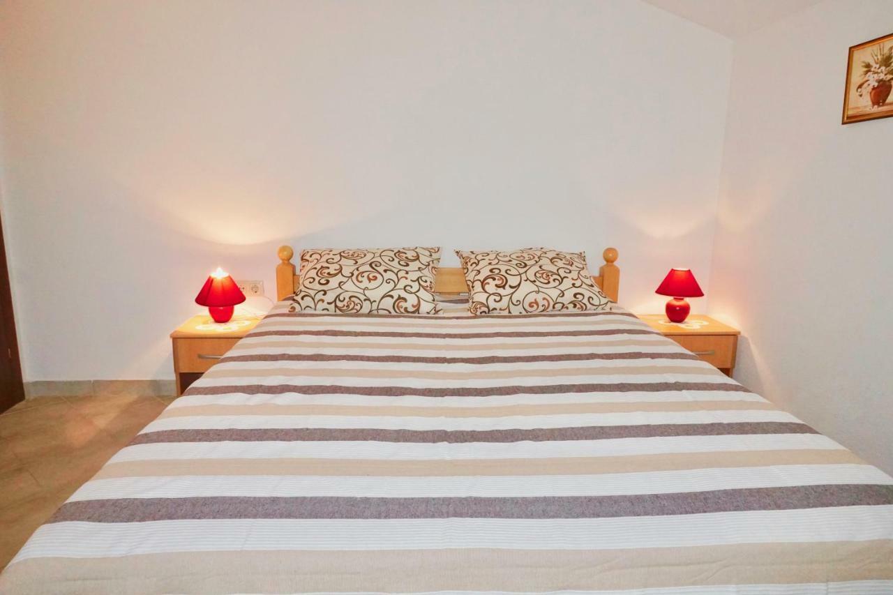 Rosette Apartment Seget Vranjica Buitenkant foto