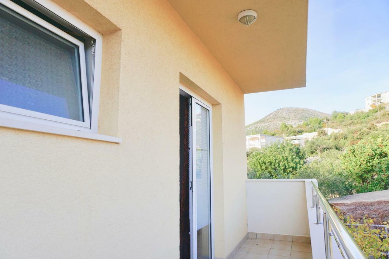 Rosette Apartment Seget Vranjica Buitenkant foto